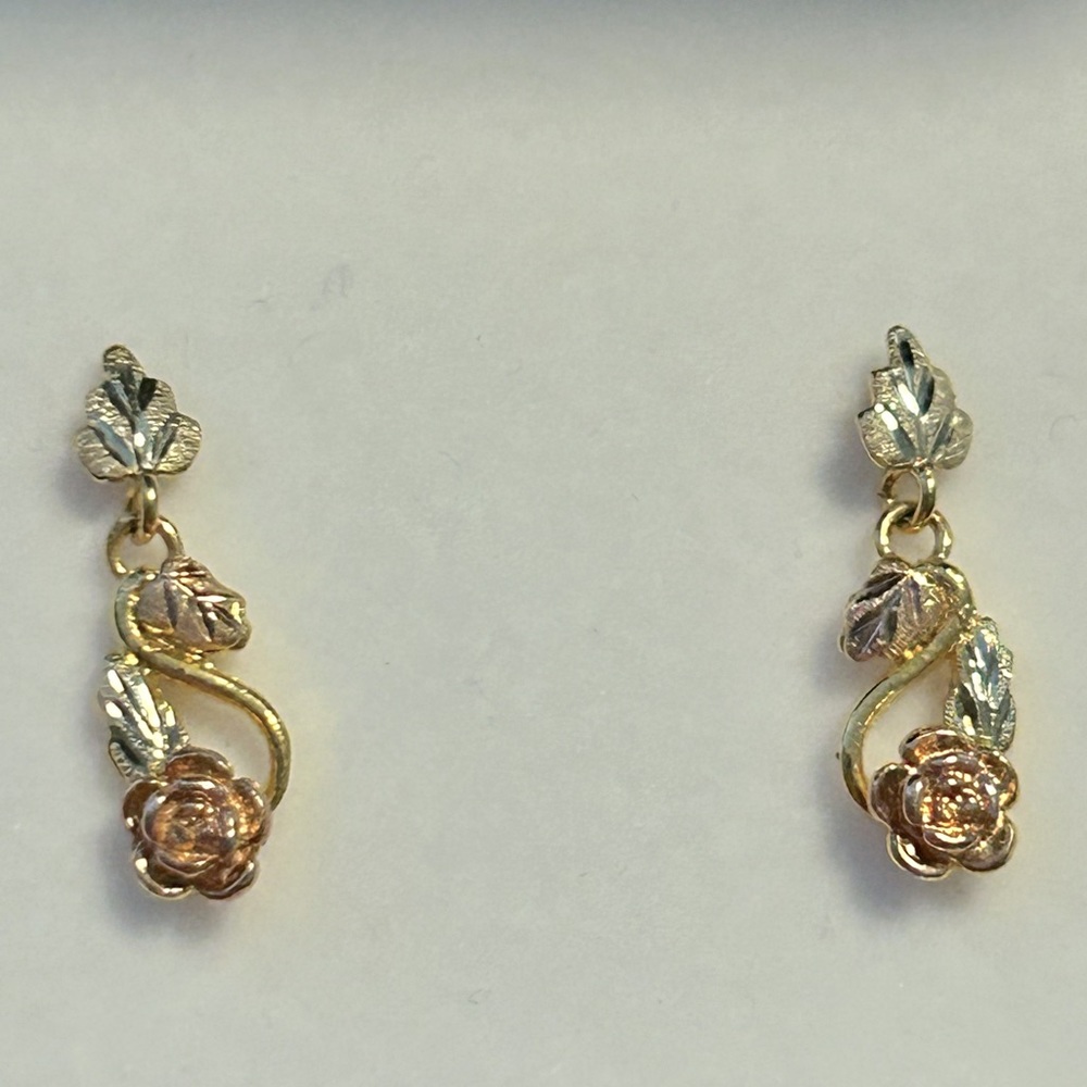 Landstrom’s Black Hills Gold - Rose Foliage Earrings